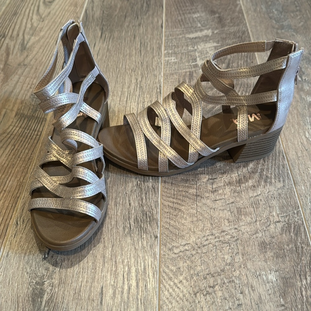 Mia Kid’s Tan Heeled Sandals Size 4